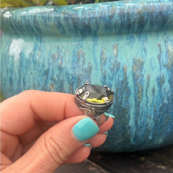 🎉🎉🎉Pristine Silpada Retired Olivine Swarovski Crystal Ring Size 5 - Picture 2 of 11